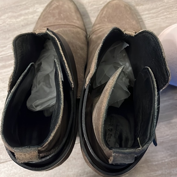 Rag & Bone ‘Harrow’ Distressed Suede Ankle Boot - Picture 8 of 9